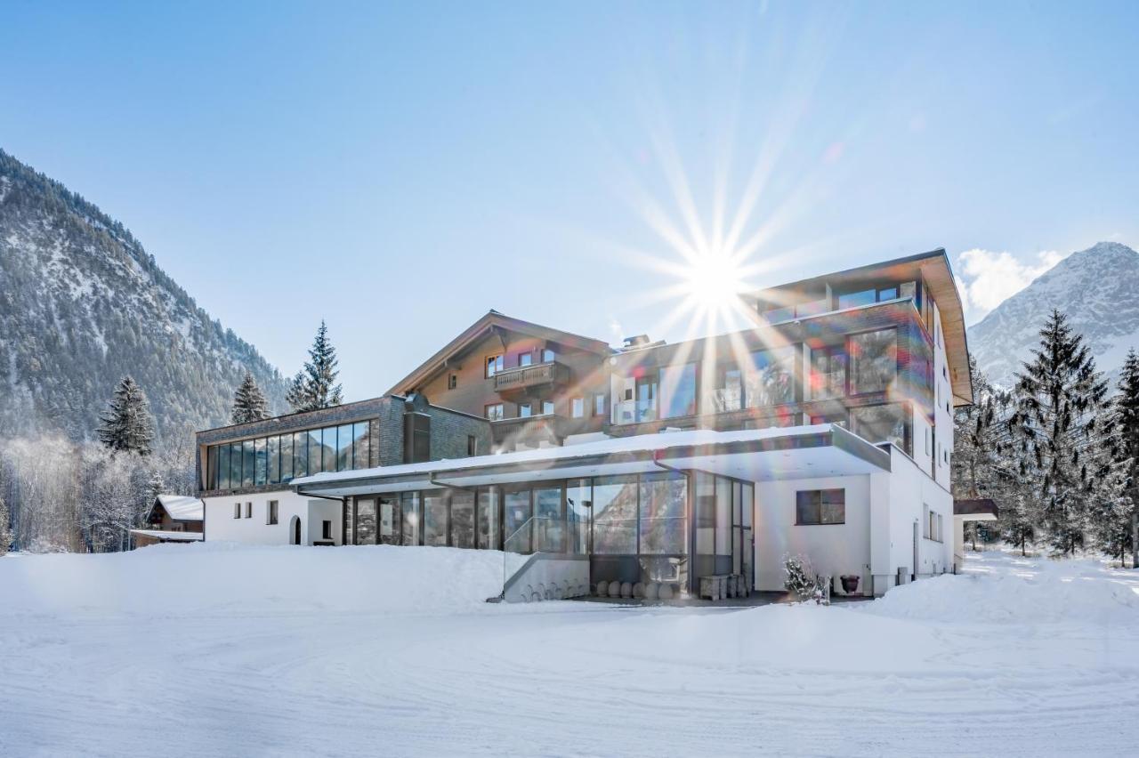 Hotel Fischer Am See Heiterwang Buitenkant foto