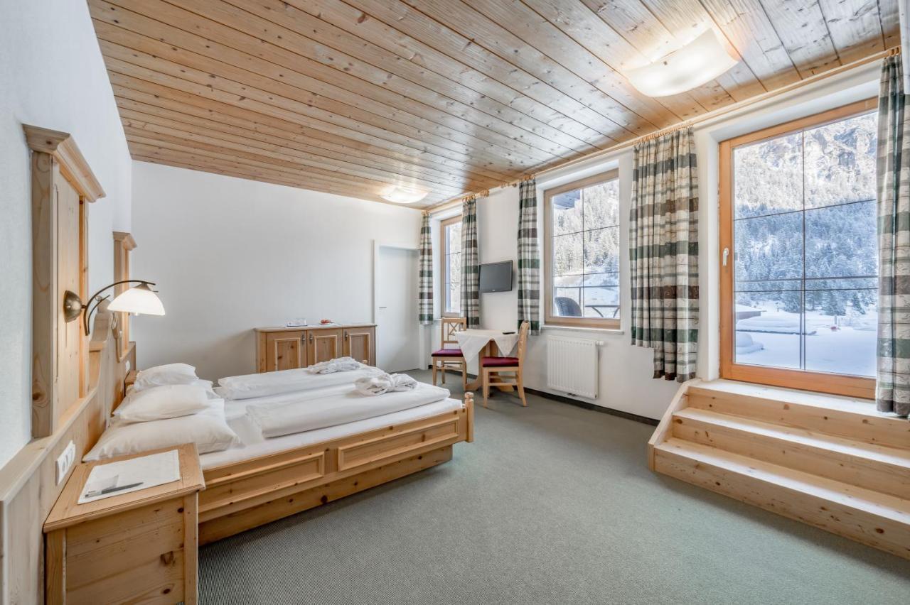 Hotel Fischer Am See Heiterwang Buitenkant foto