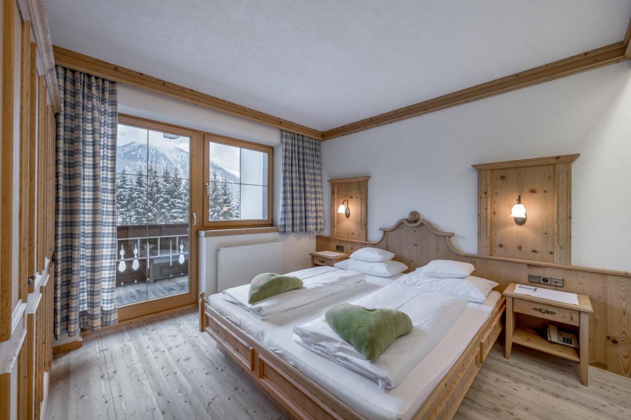 Hotel Fischer Am See Heiterwang Buitenkant foto